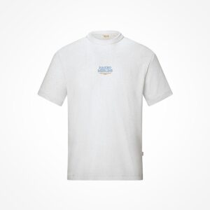 Ein schlichtes weißes Kurzarm-T-Shirt mit HAKRO MERLINS und CRAILSHEIM in kleiner blauer Schrift auf der Brust, auf weißem Hintergrund.